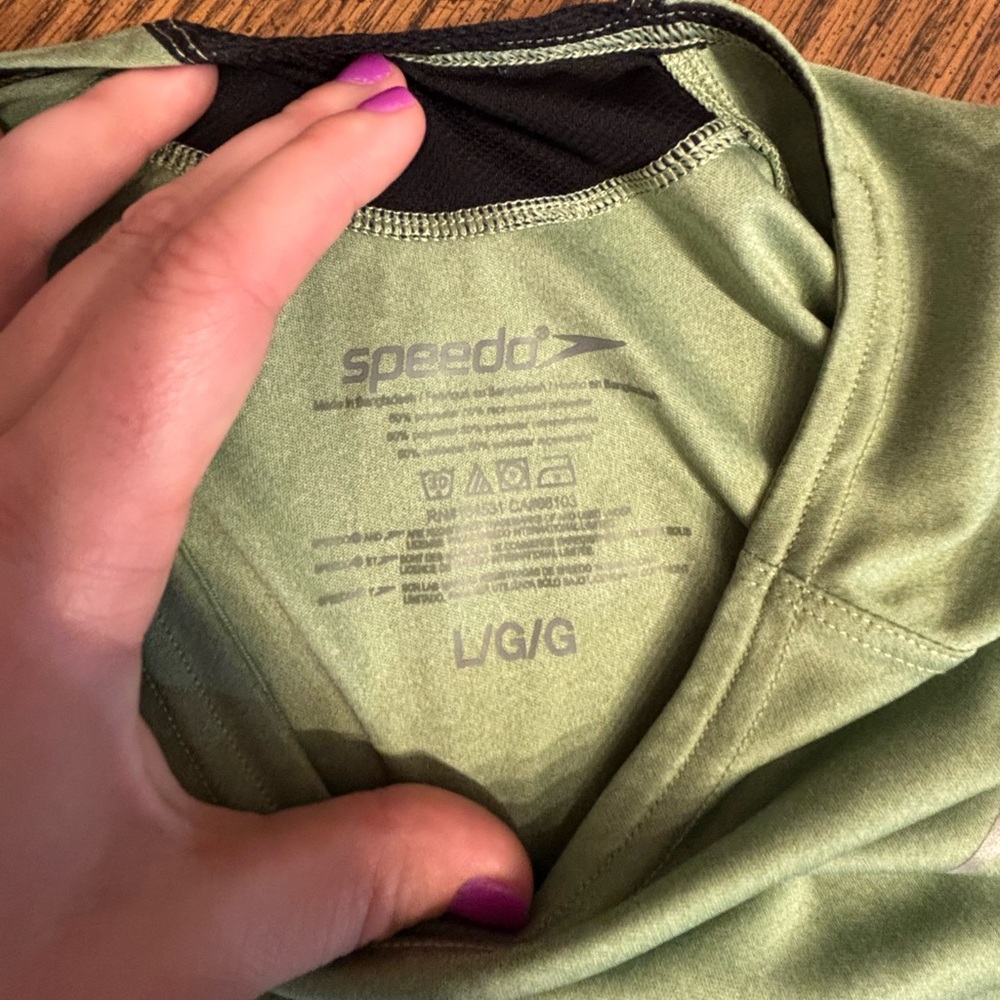 Speedo brand Men’s tee Large - Picture 2 of 5